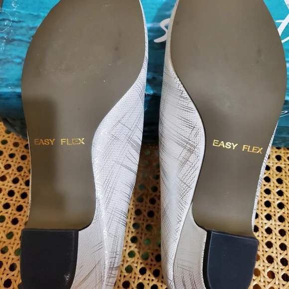 Easy Street,sz 8.5W, shoes - Picture 4 of 4